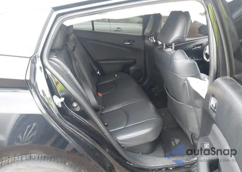 2017 Toyota Prius Three Touring z USA, uszkodzony, nr VIN JTDKARFU1H3544456